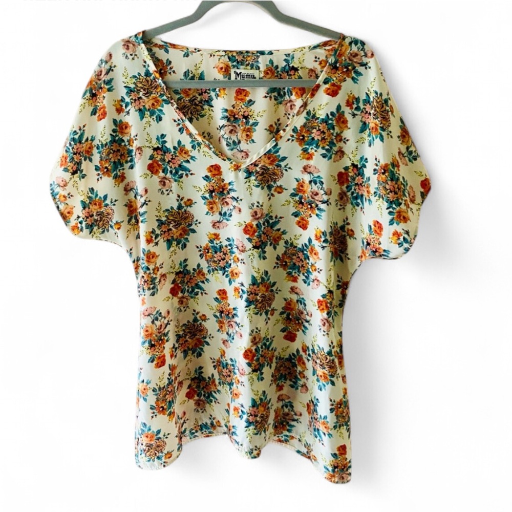 SHOW ME YOUR MUMU SHORT SLEEVE V
NECK FLORAL BLOUSE LIGHTWEIGHT SIZE MEDIUM